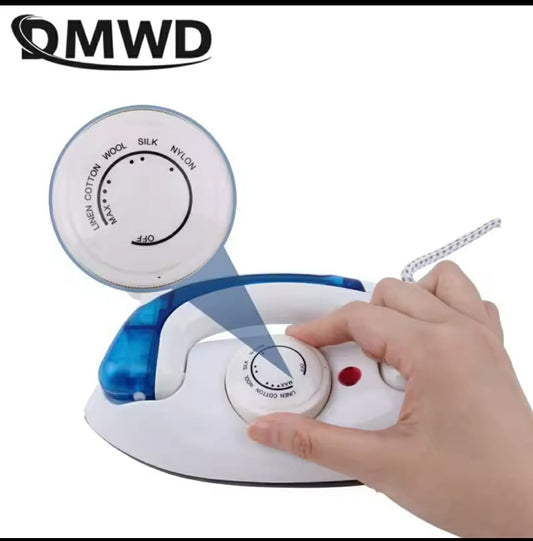700W Foldable Steam Iron – Compact & Travel-Friendly